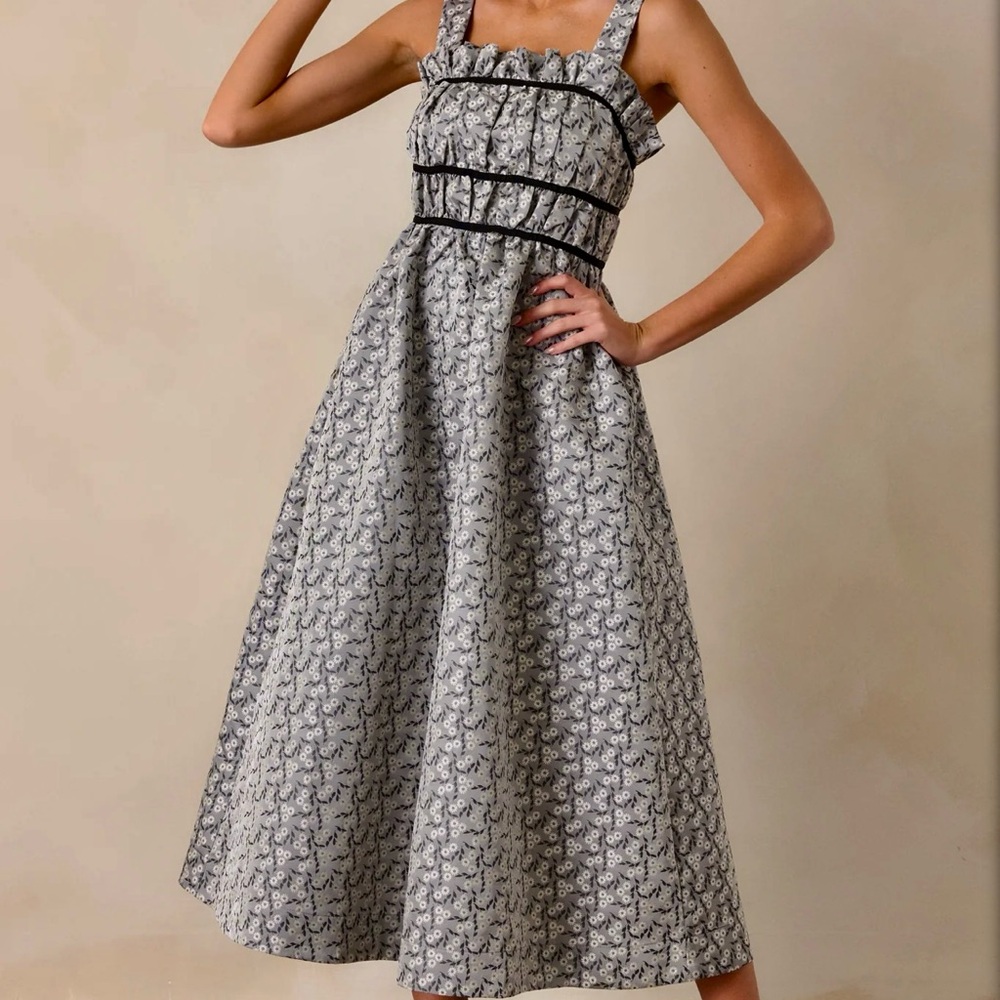 Red Dress Boutique Moment in Time Light Grey Floral Midi